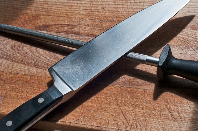 כמו מאסטר שף: איך לבחור סכין איכותית למטבח